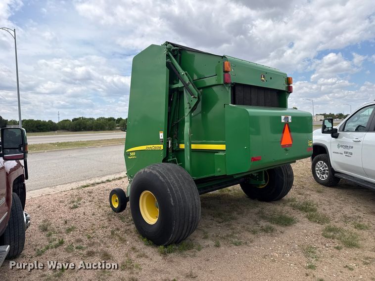 image for item EW4513 2012 John Deere 569  round baler