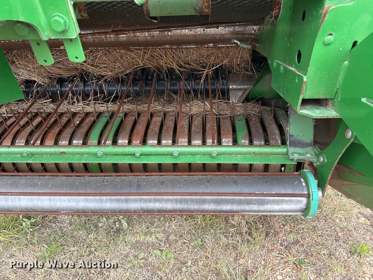 image for item EW4513 2012 John Deere 569  round baler