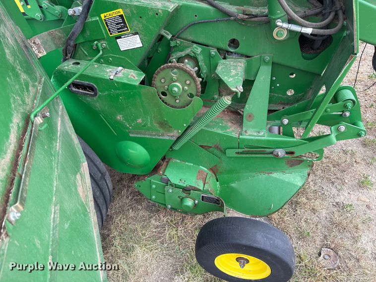 image for item EW4513 2012 John Deere 569  round baler