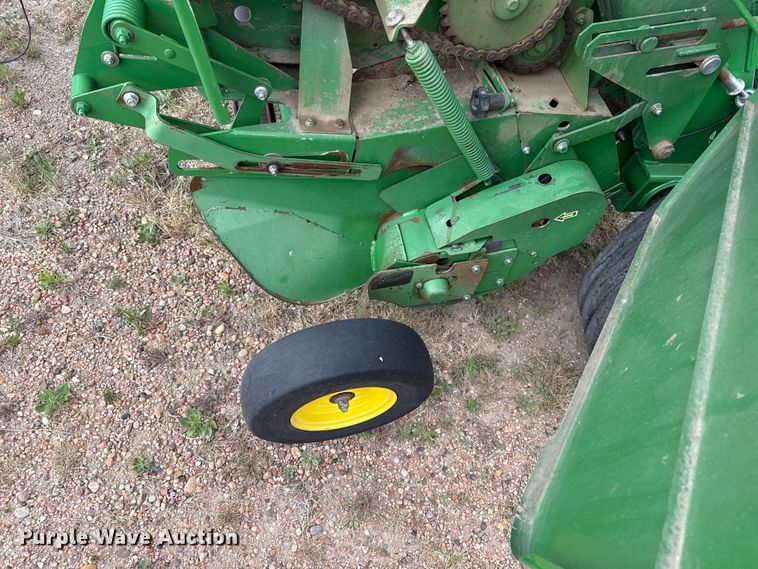 image for item EW4513 2012 John Deere 569  round baler