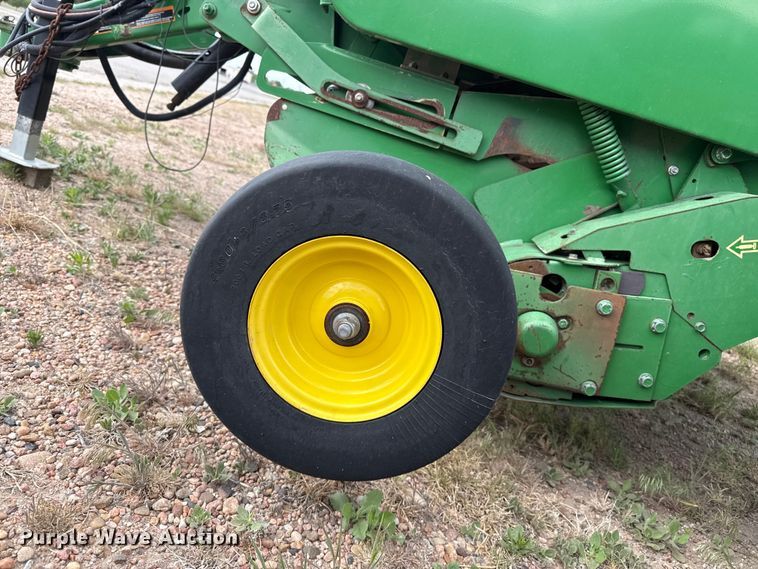 image for item EW4513 2012 John Deere 569  round baler