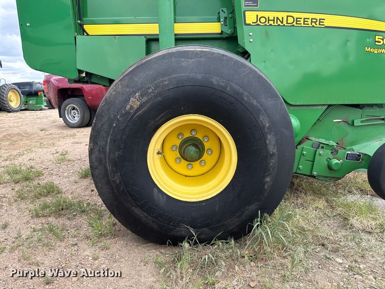 image for item EW4513 2012 John Deere 569  round baler