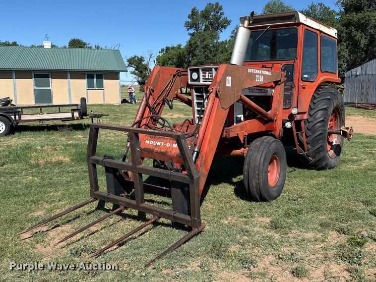 image for item EW4536 1973 International 1466 Farmall tractor