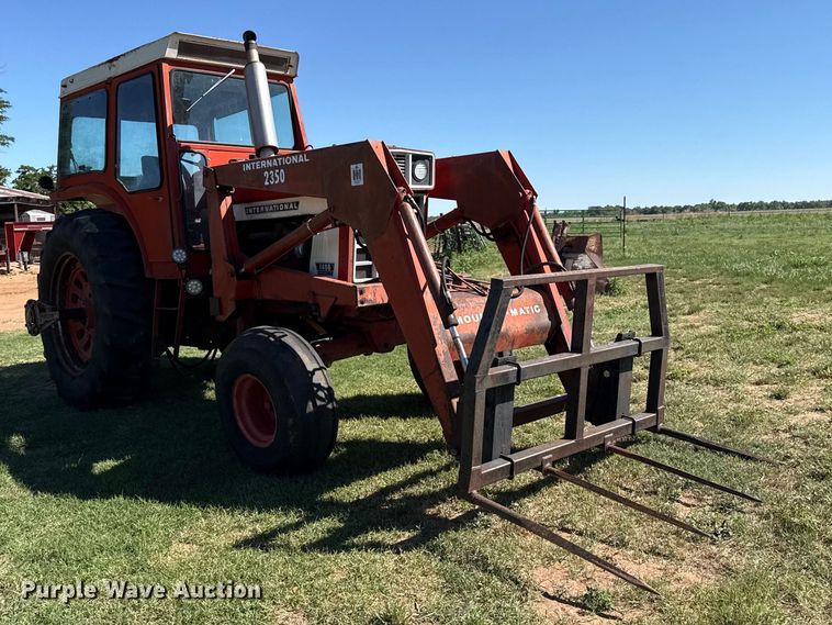 image for item EW4536 1973 International 1466 Farmall tractor