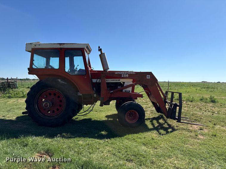image for item EW4536 1973 International 1466 Farmall tractor