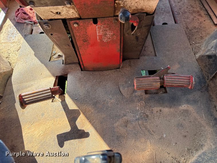 image for item EW4536 1973 International 1466 Farmall tractor