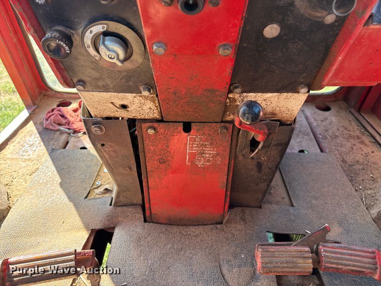image for item EW4536 1973 International 1466 Farmall tractor
