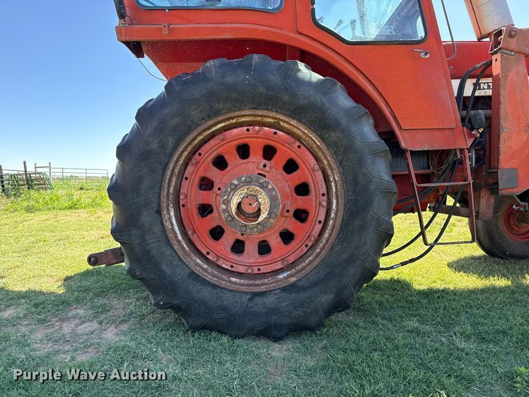 image for item EW4536 1973 International 1466 Farmall tractor