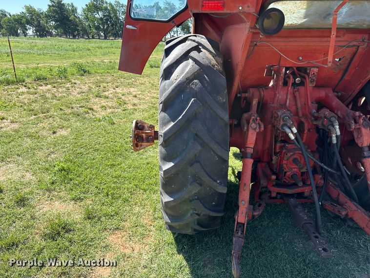 image for item EW4536 1973 International 1466 Farmall tractor