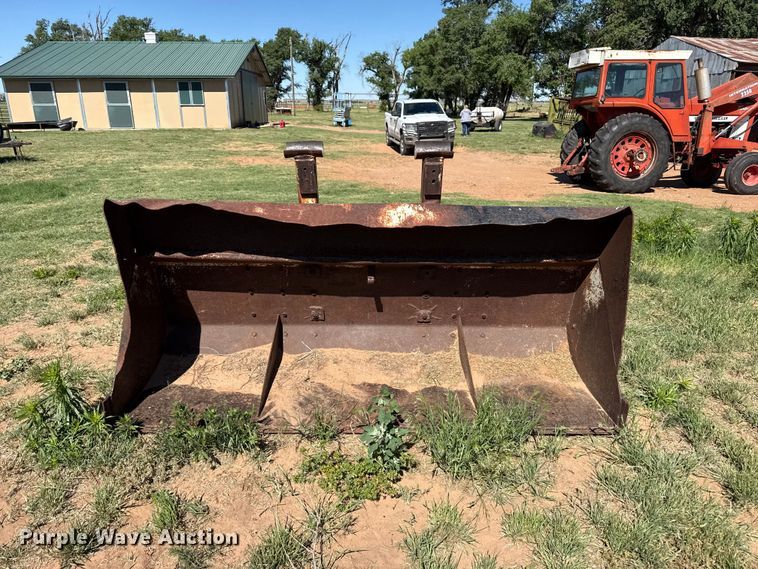 image for item EW4536 1973 International 1466 Farmall tractor