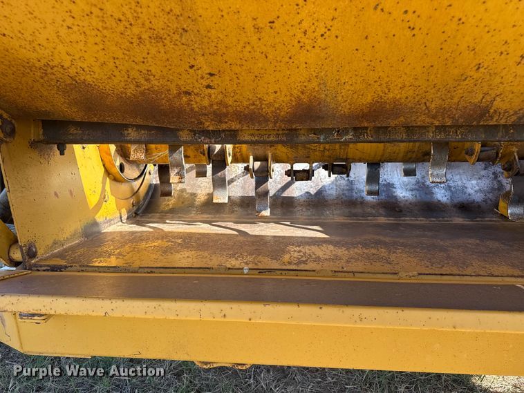 image for item EW4572 1999 Vermeer BP6800 bale processor