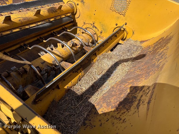 image for item EW4572 1999 Vermeer BP6800 bale processor