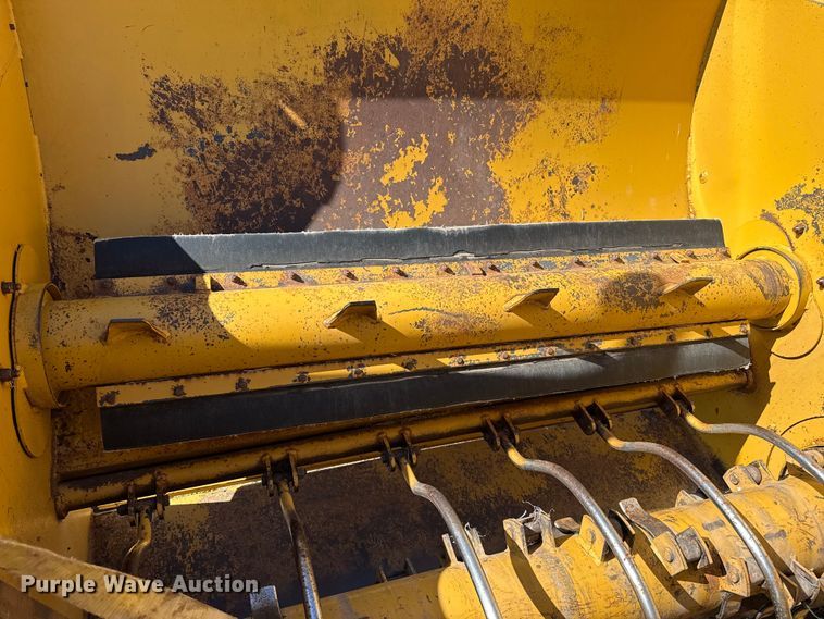 image for item EW4572 1999 Vermeer BP6800 bale processor