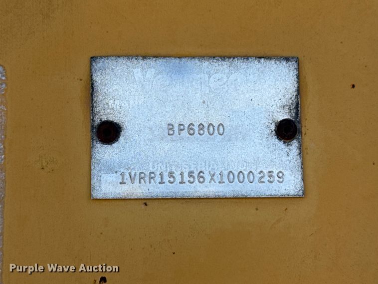 image for item EW4572 1999 Vermeer BP6800 bale processor