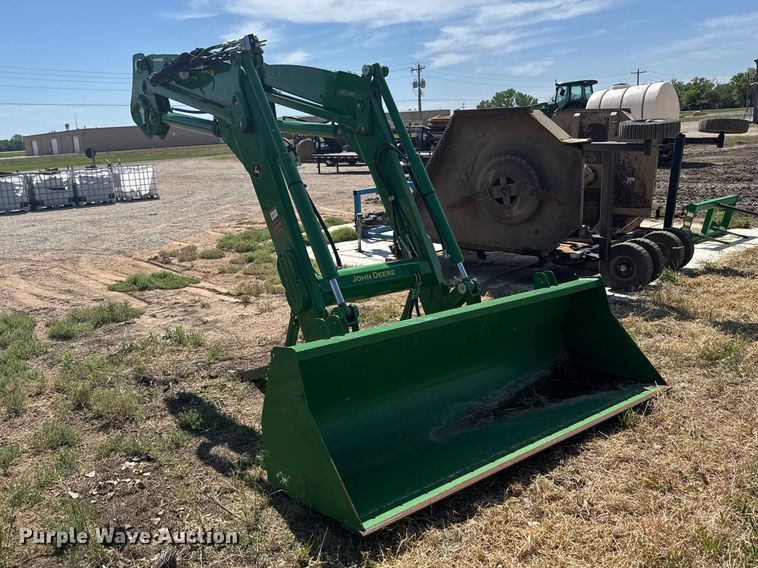 image for item FB7323 2021 John Deere 660R loader