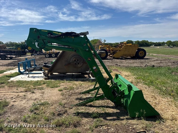image for item FB7323 2021 John Deere 660R loader