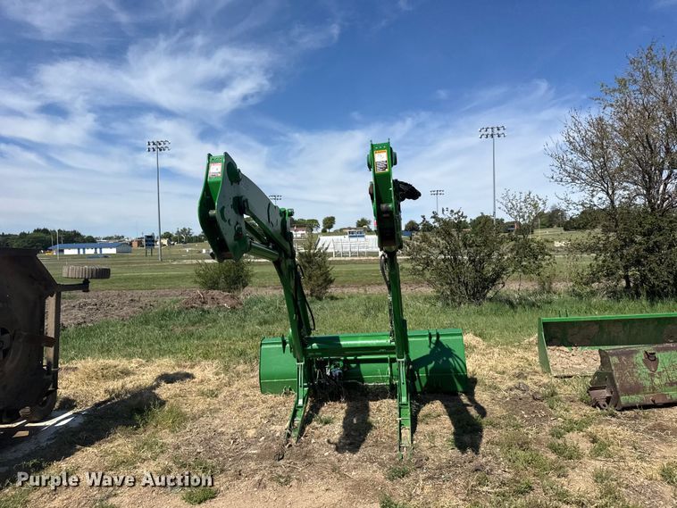 image for item FB7323 2021 John Deere 660R loader