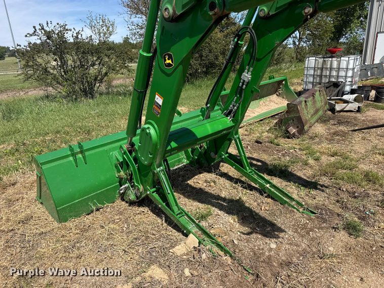 image for item FB7323 2021 John Deere 660R loader