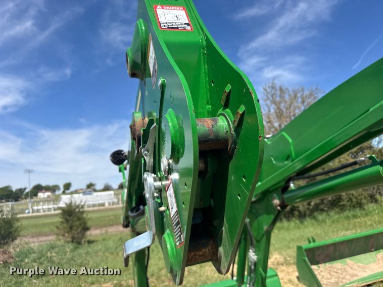 image for item FB7323 2021 John Deere 660R loader