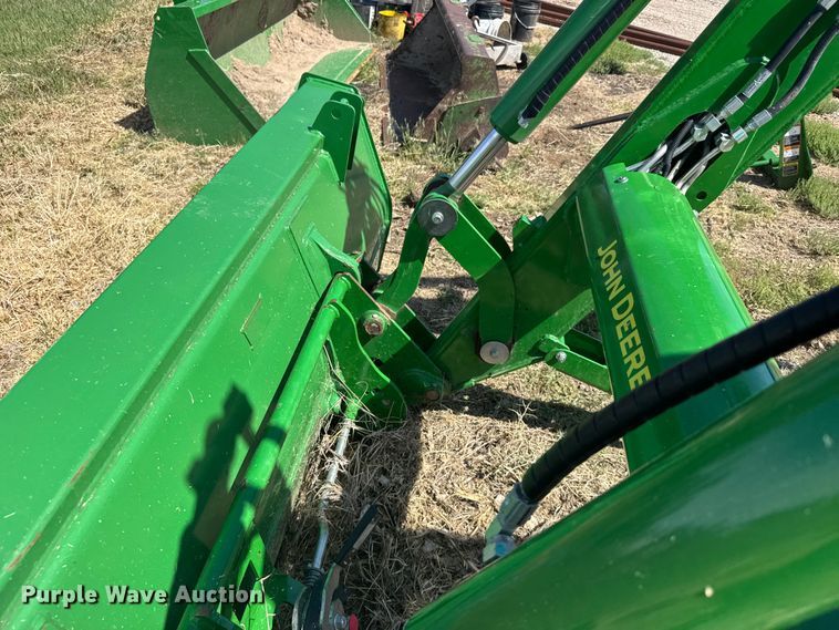 image for item FB7323 2021 John Deere 660R loader