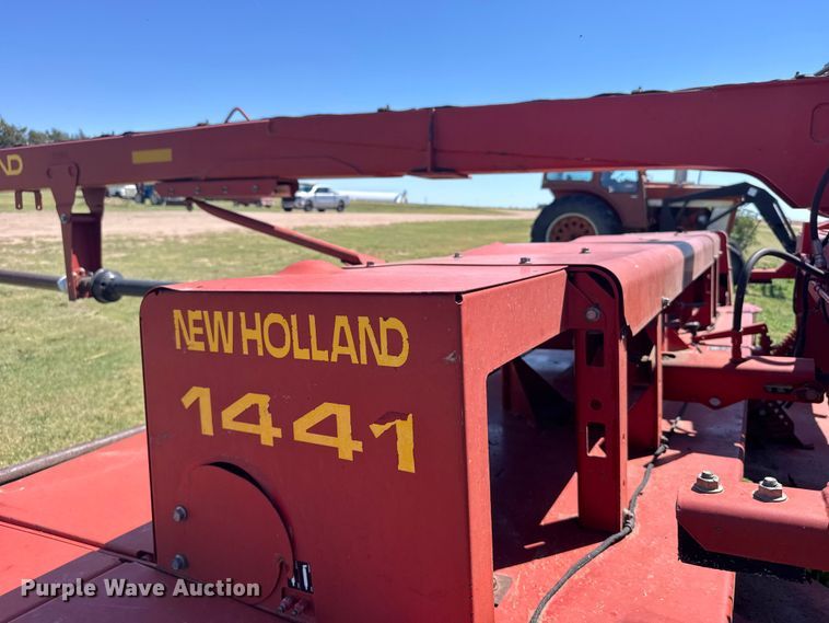 image for item FB7381 New Holland 1441 swather / windrower