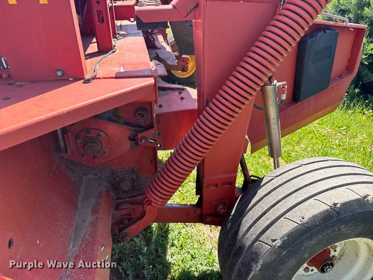 image for item FB7381 New Holland 1441 swather / windrower