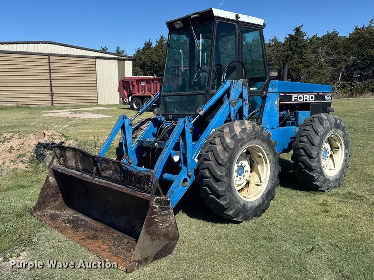 image for item FB7382 Ford 9030 Versatile 4WD bi-directional tractor