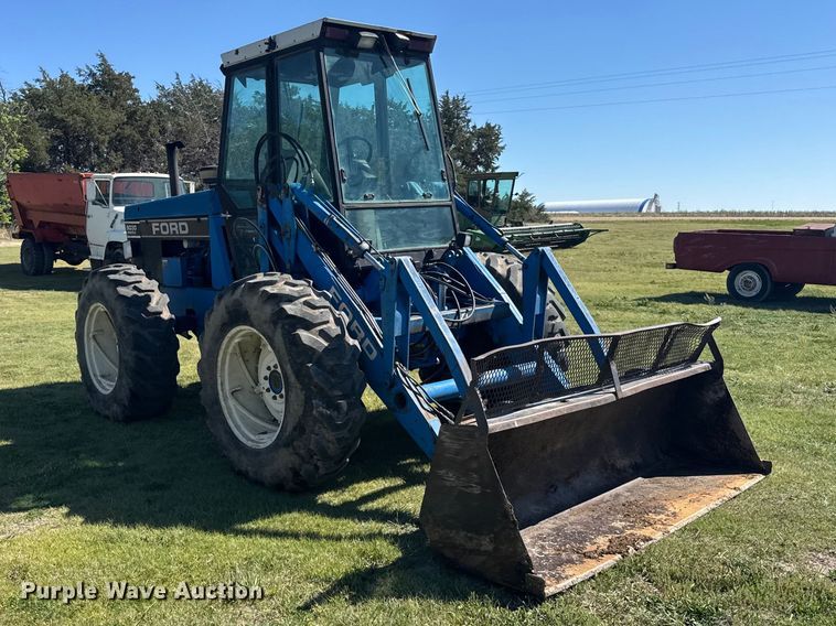 image for item FB7382 Ford 9030 Versatile 4WD bi-directional tractor