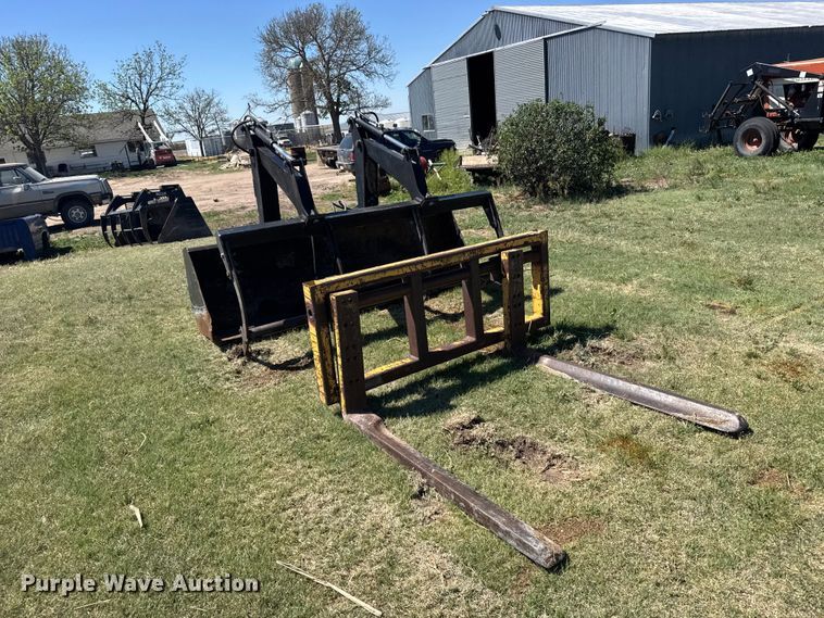 image for item FB7382 Ford 9030 Versatile 4WD bi-directional tractor