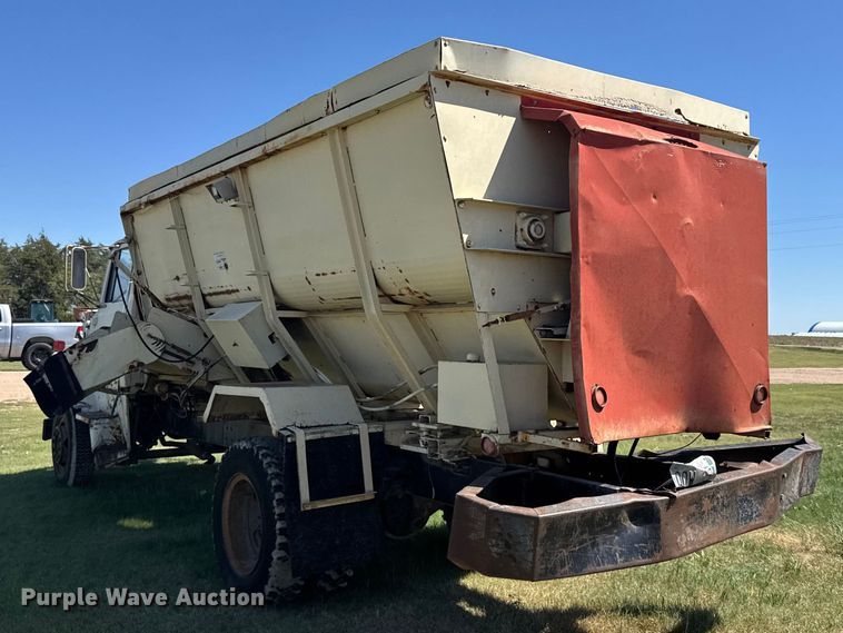 image for item FB7383 1975 Ford 800 feed mixer truck