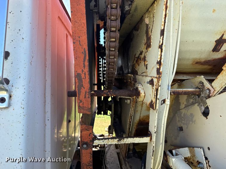 image for item FB7383 1975 Ford 800 feed mixer truck