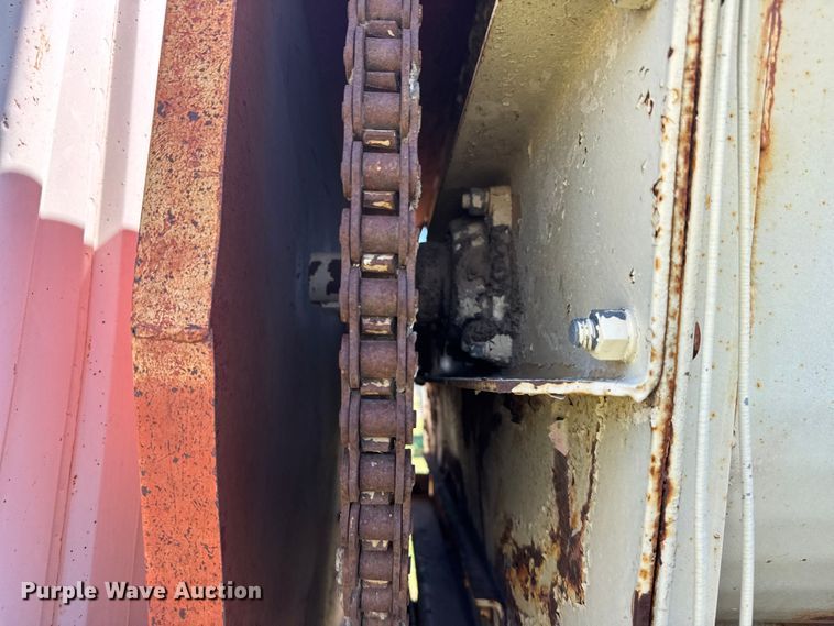 image for item FB7383 1975 Ford 800 feed mixer truck