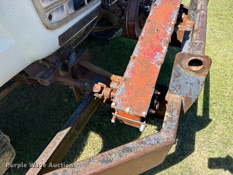 image for item FB7383 1975 Ford 800 feed mixer truck