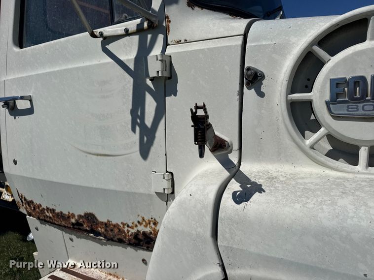 image for item FB7383 1975 Ford 800 feed mixer truck