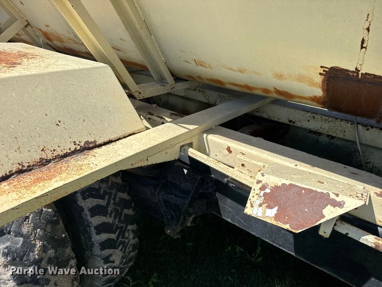 image for item FB7383 1975 Ford 800 feed mixer truck