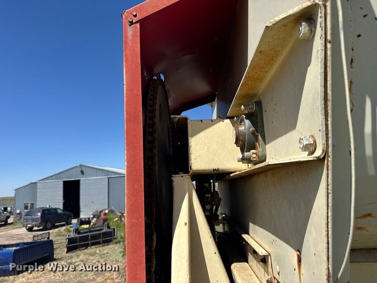 image for item FB7383 1975 Ford 800 feed mixer truck