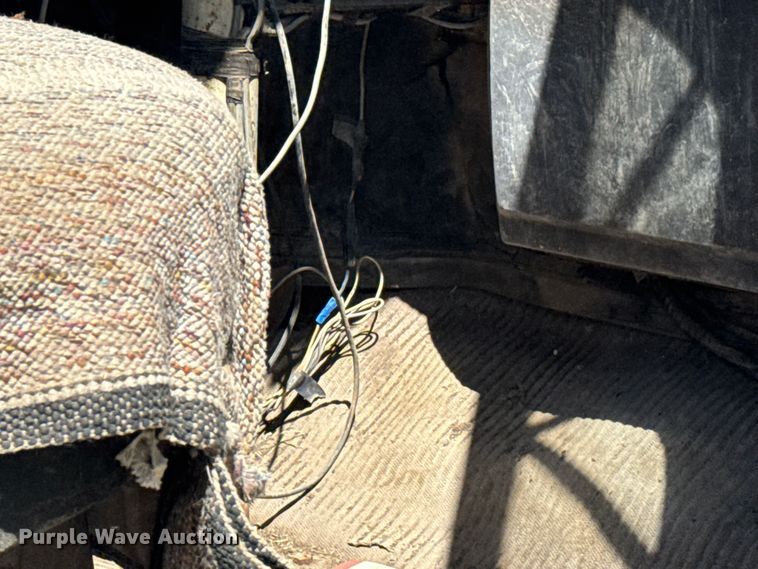 image for item FB7383 1975 Ford 800 feed mixer truck