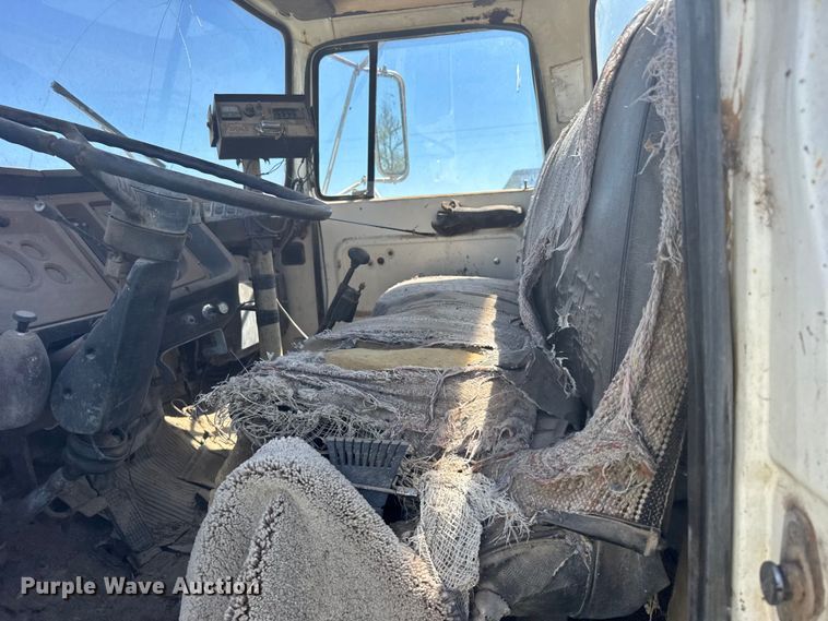 image for item FB7383 1975 Ford 800 feed mixer truck