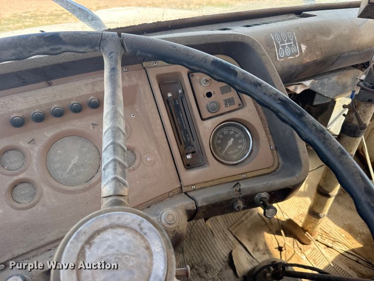 image for item FB7383 1975 Ford 800 feed mixer truck