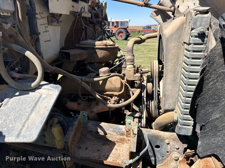 image for item FB7383 1975 Ford 800 feed mixer truck