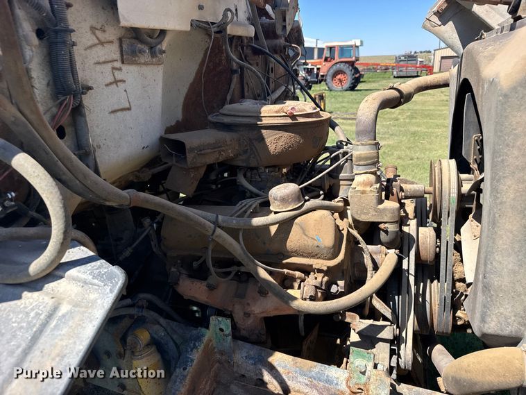 image for item FB7383 1975 Ford 800 feed mixer truck