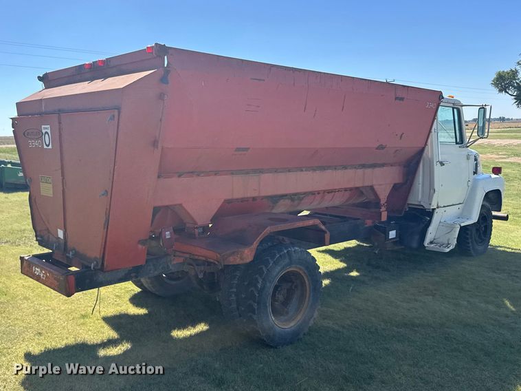 image for item FB7384 1976 Ford 750 feed mixer truck