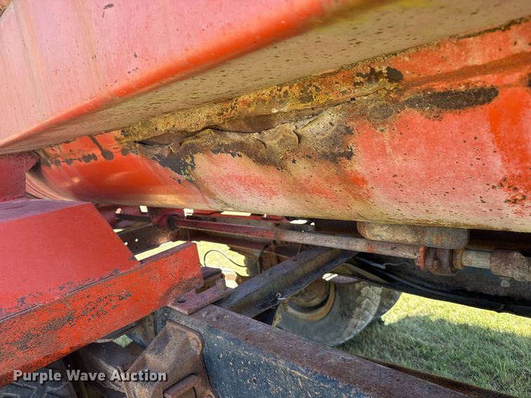 image for item FB7384 1976 Ford 750 feed mixer truck