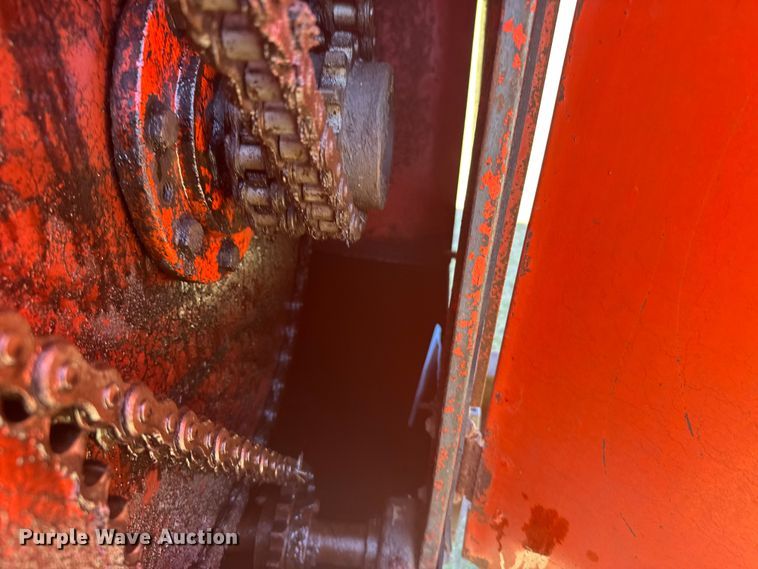 image for item FB7384 1976 Ford 750 feed mixer truck