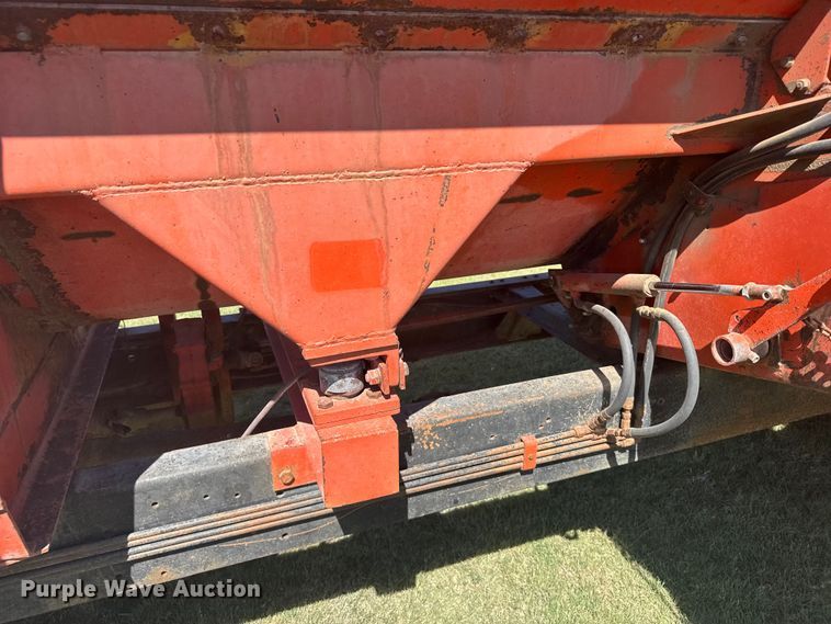 image for item FB7384 1976 Ford 750 feed mixer truck