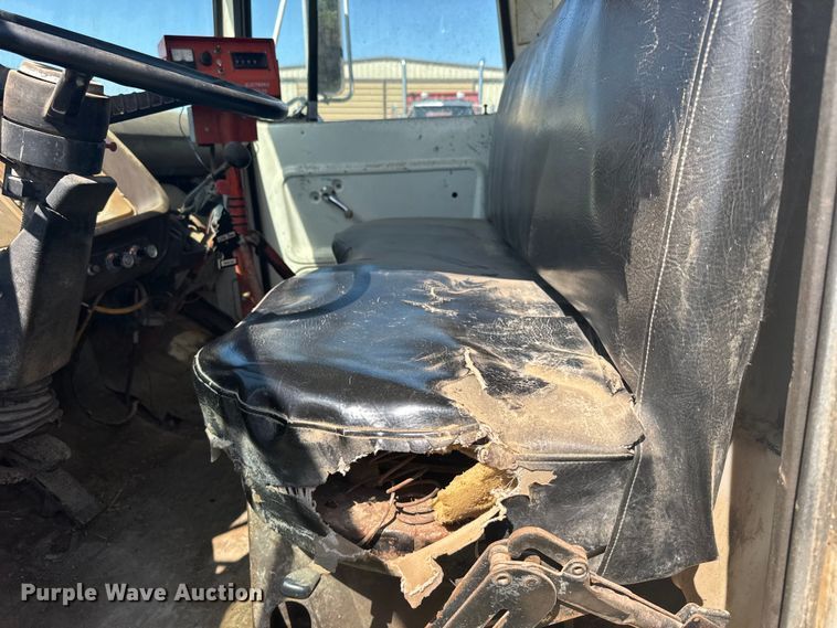 image for item FB7384 1976 Ford 750 feed mixer truck