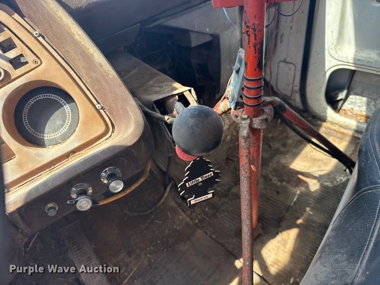 image for item FB7384 1976 Ford 750 feed mixer truck
