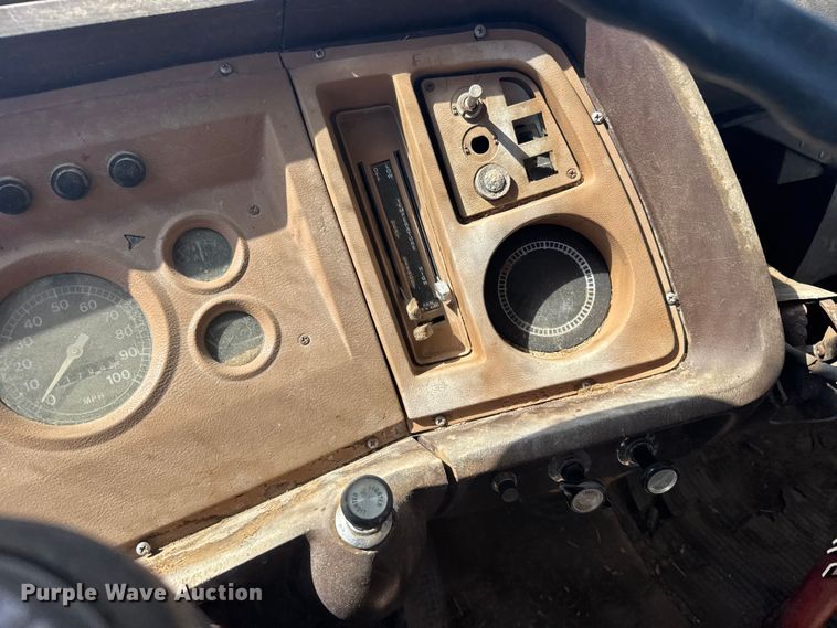 image for item FB7384 1976 Ford 750 feed mixer truck