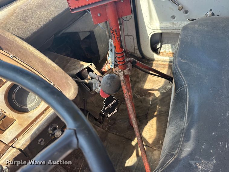 image for item FB7384 1976 Ford 750 feed mixer truck