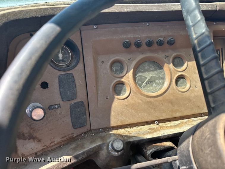 image for item FB7384 1976 Ford 750 feed mixer truck